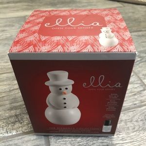 Ellia Snowman Diffuser + Essential Oil
